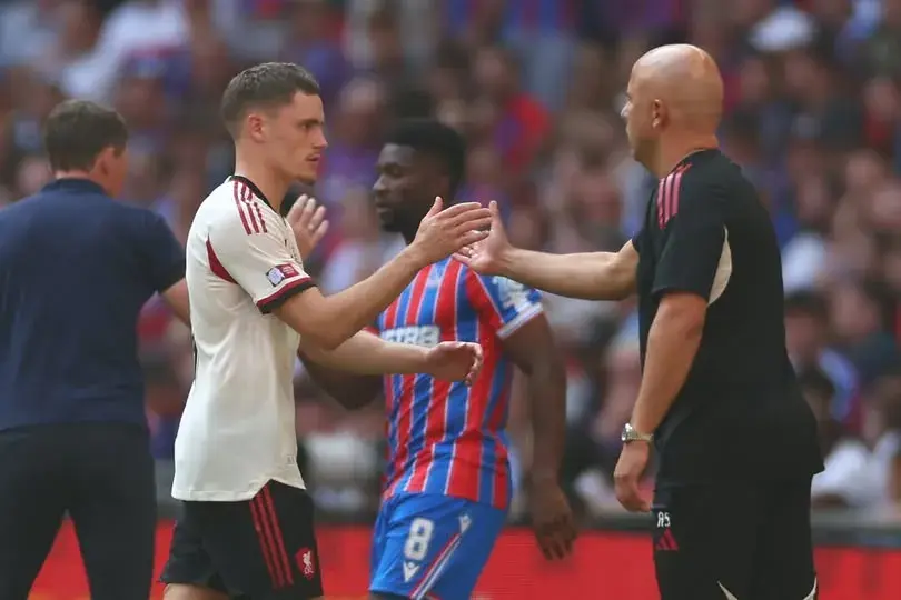 禁区内的触 禁区内的触