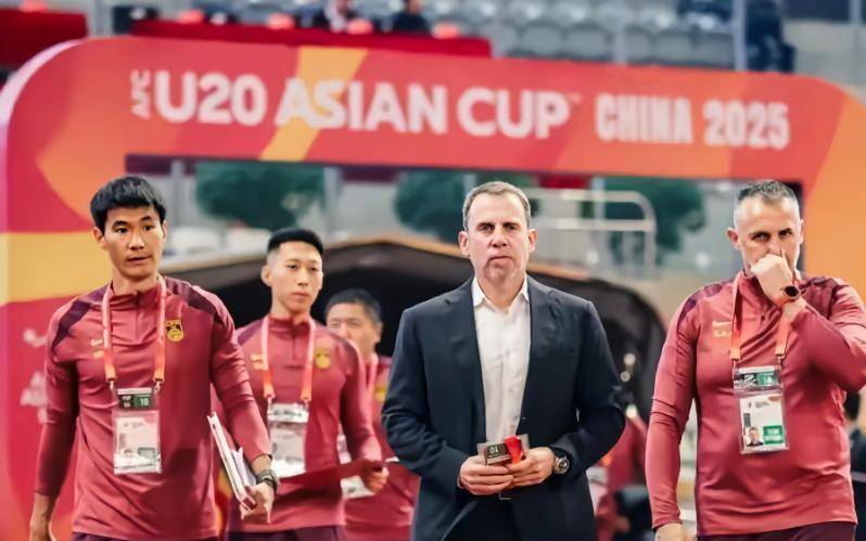 争议中摸索 争议中摸索